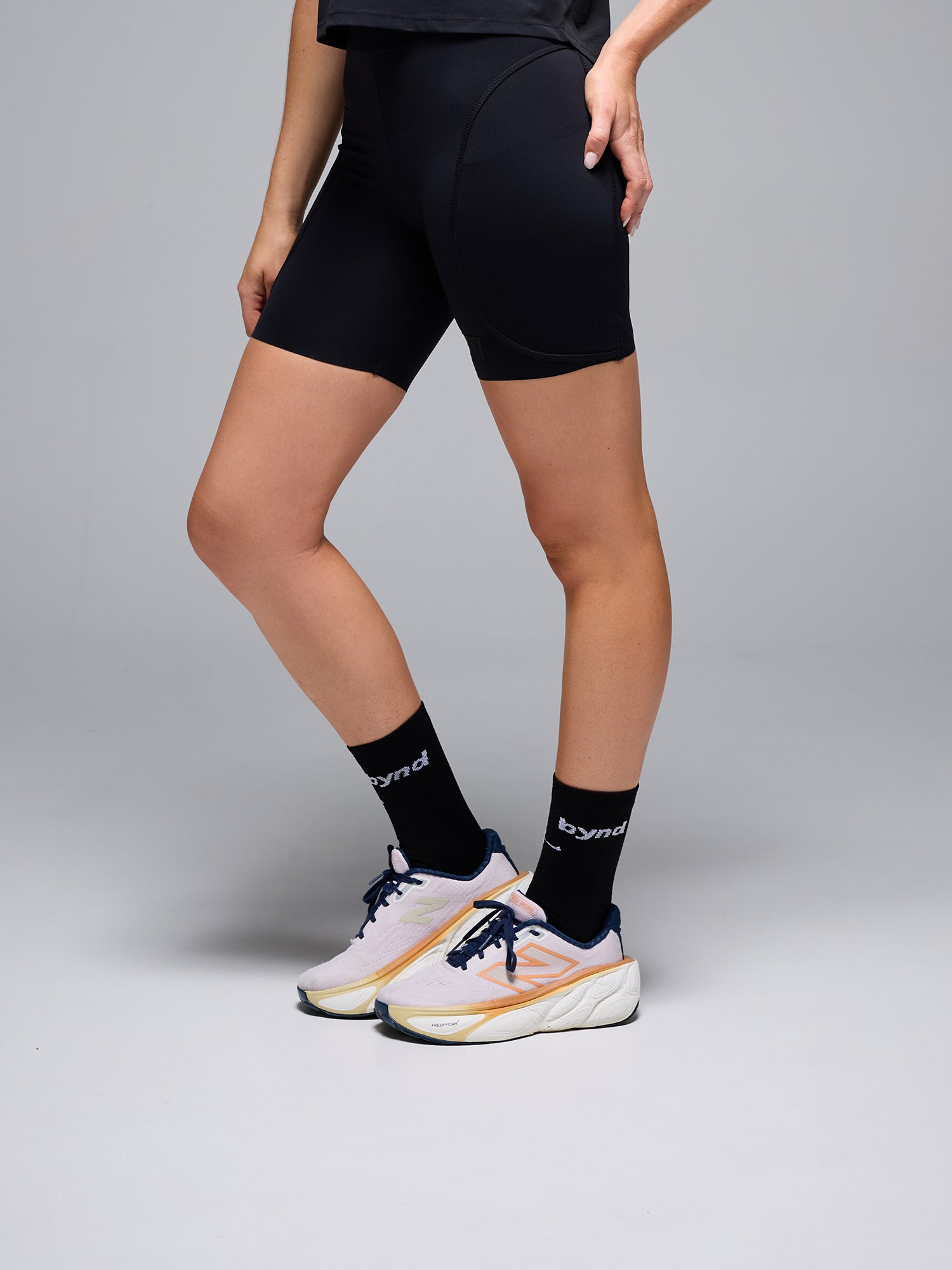 ULTRA BYND SOCKS - BLACK
