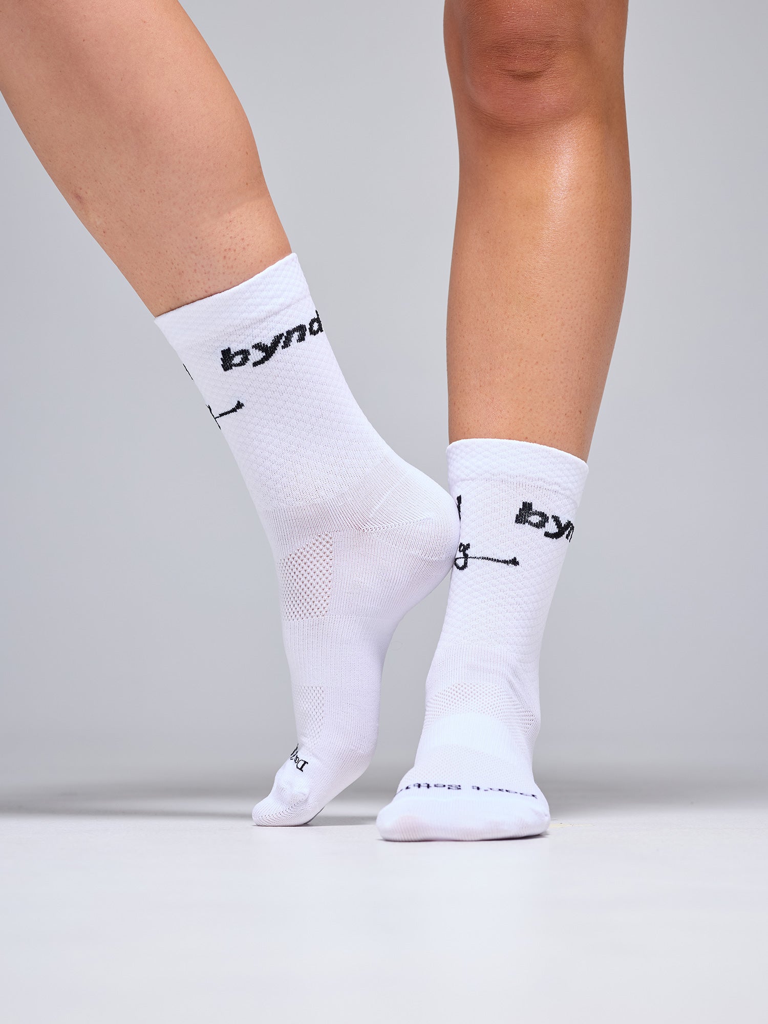 ULTRA BYND SOCKS - WHITE