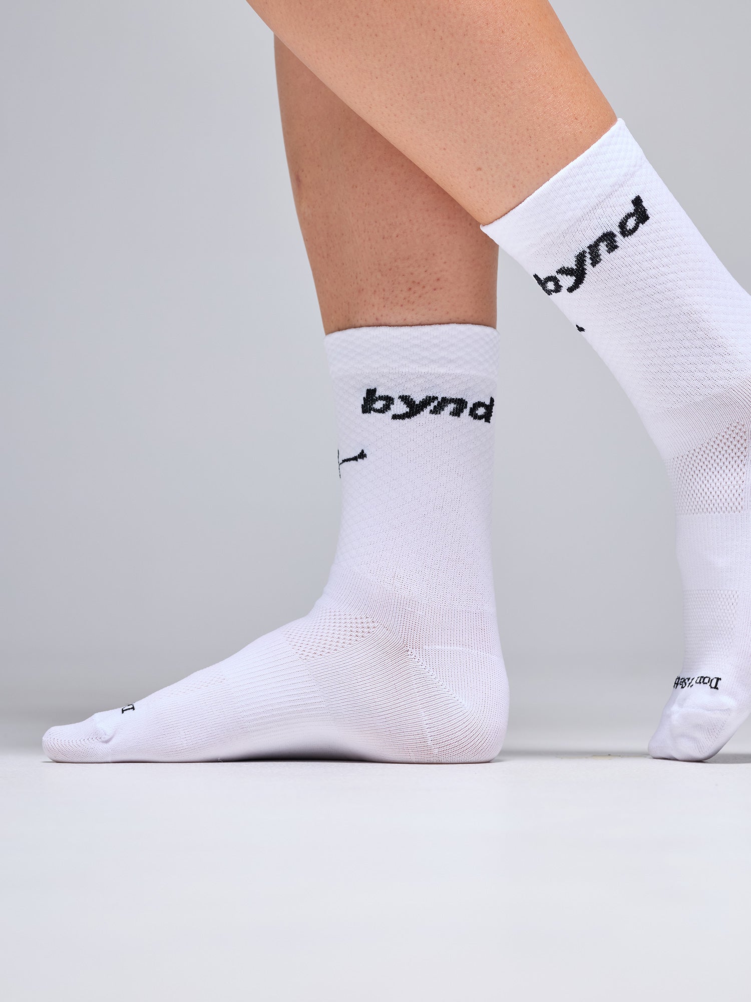 ULTRA BYND SOCKS - WHITE
