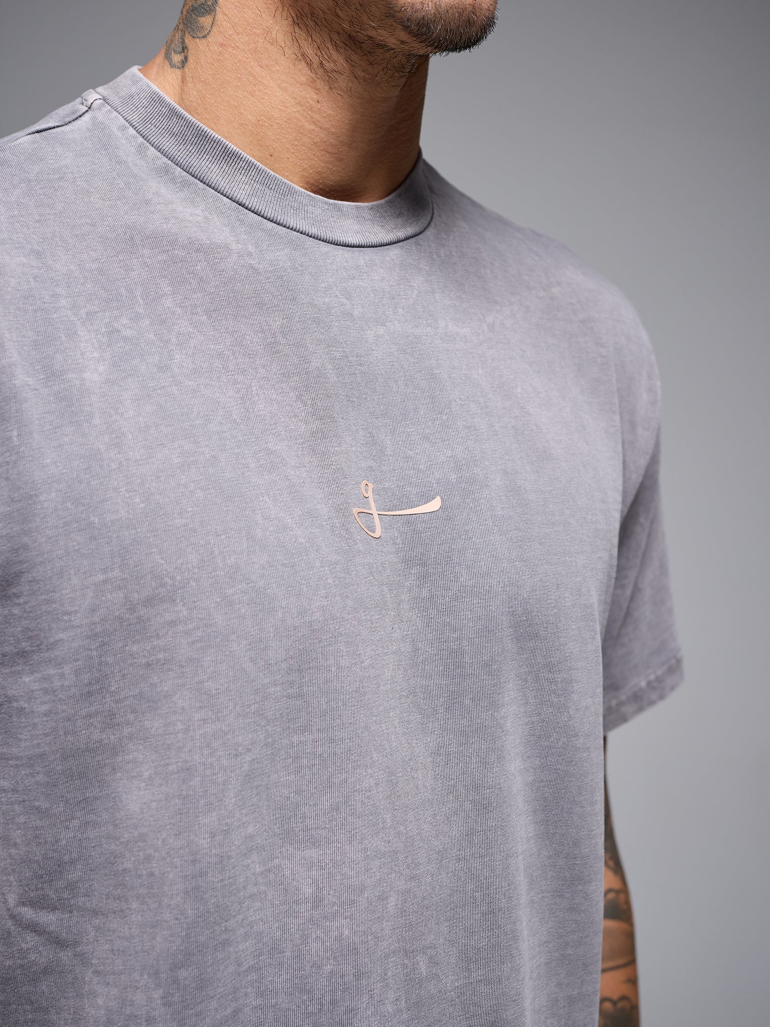 OVERSIZED ACID WASH COTTON TEE - GREY