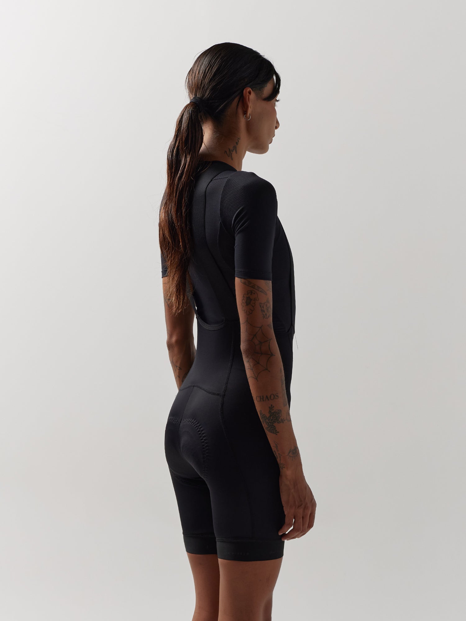 ESSNTL BIB SHORT FÜR DAMEN SCHWARZ