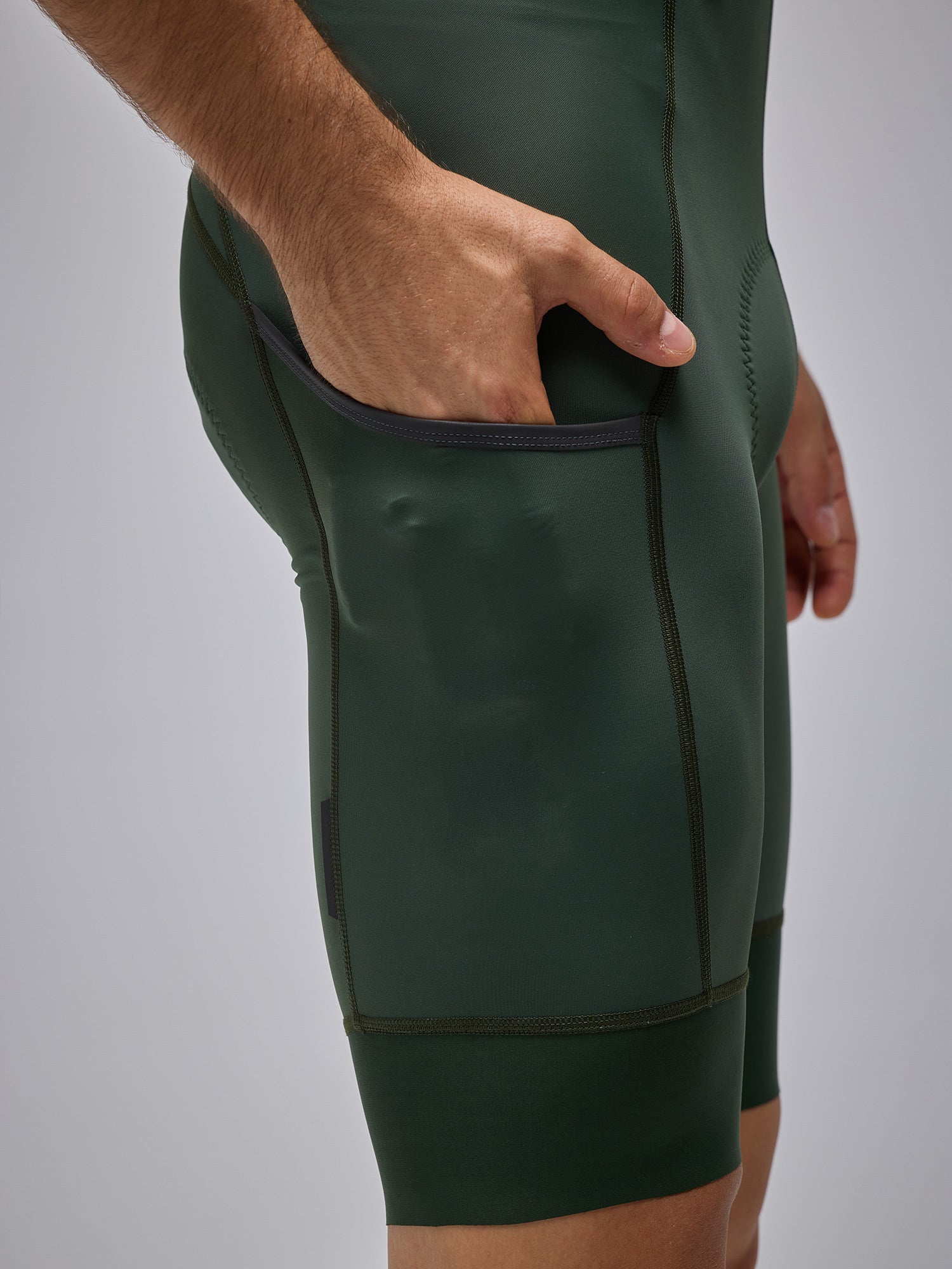 MEN'S ESSNTL CARGO BIB SHORTS - PINE