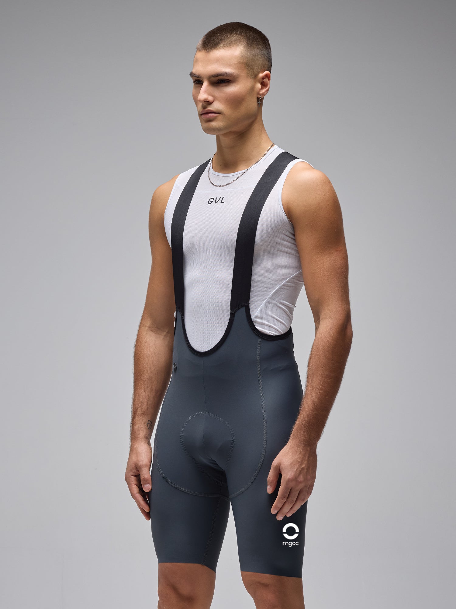 META CC: PANTALÓN CORTO HD PRO GRIS PARA HOMBRE