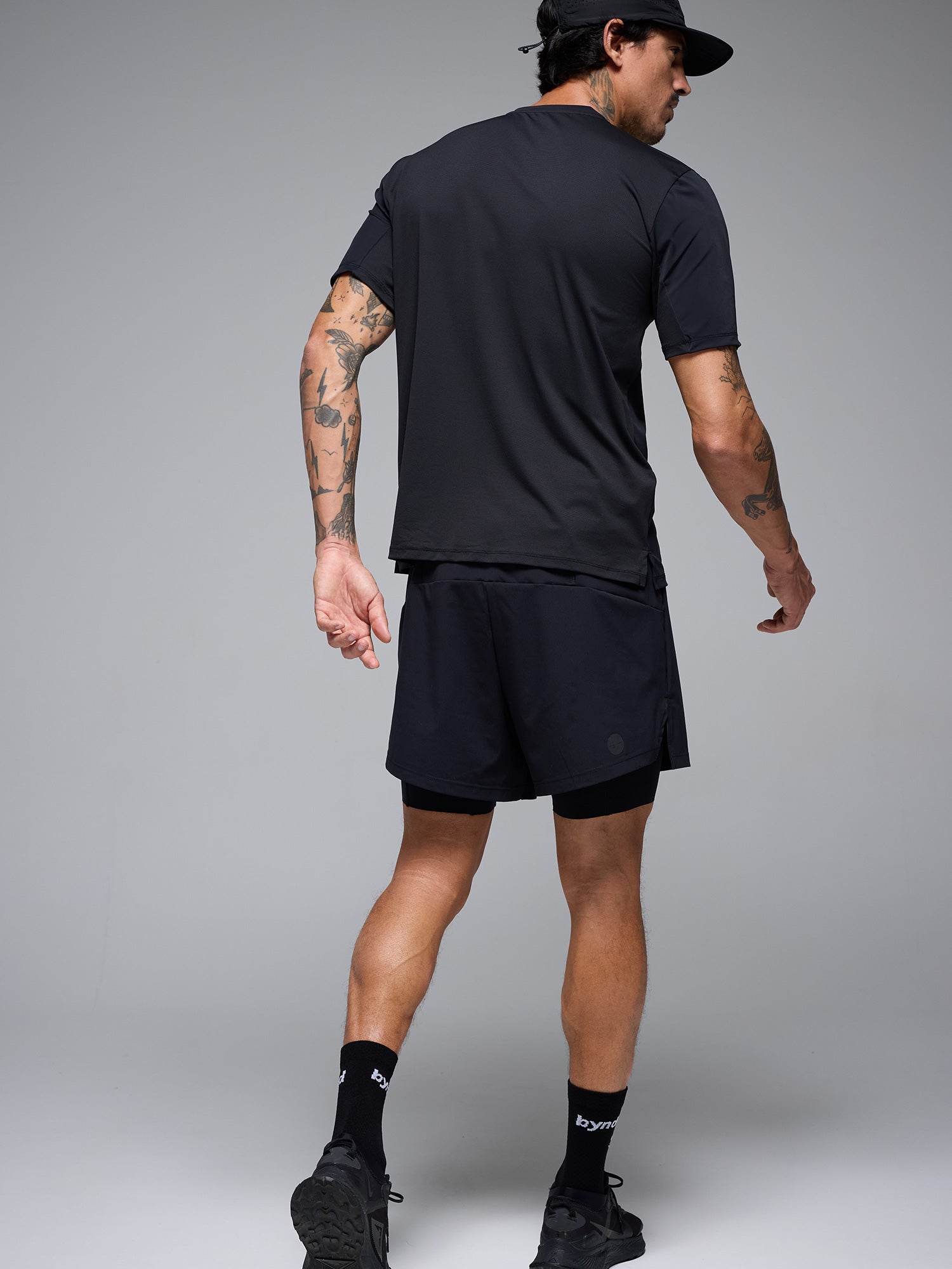 MEN'S FLOW 2-IN-1 SHORTS - BLACK