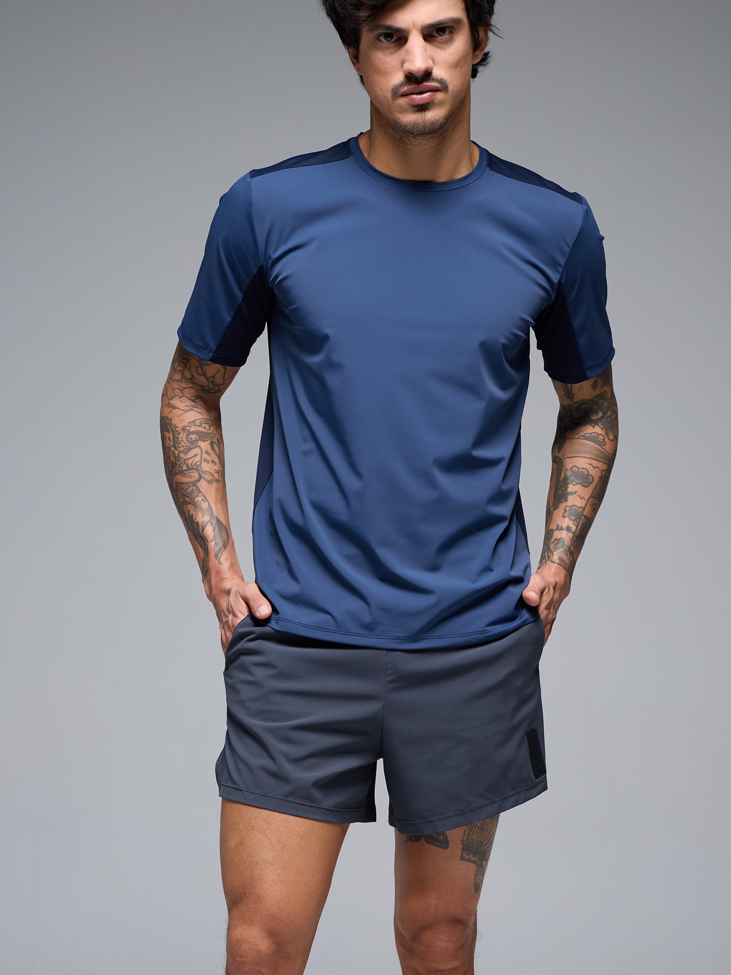 MEN'S 5" FLOW SHORTS - DARK GREY