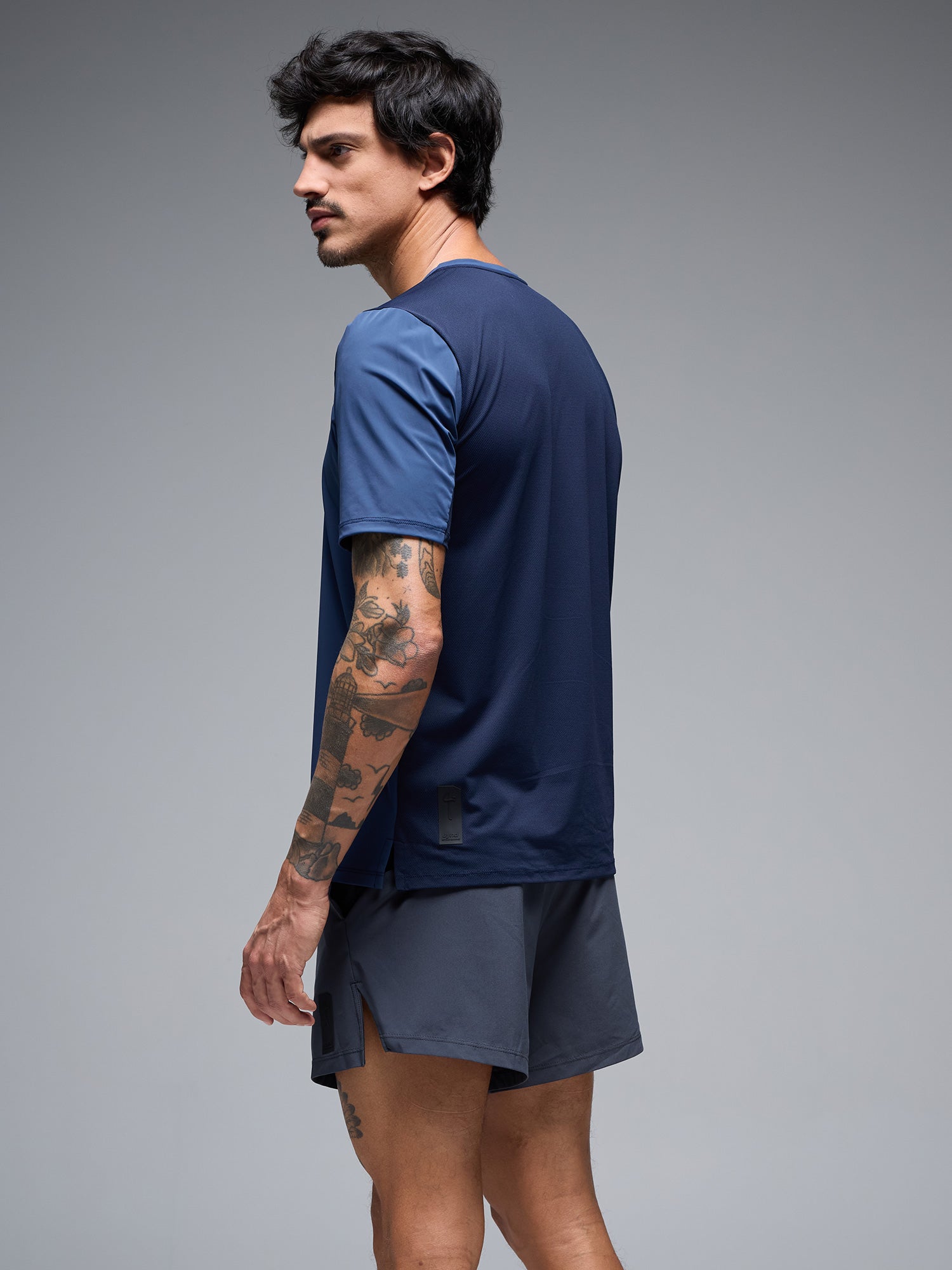 MEN'S 5" FLOW SHORTS - DARK GREY