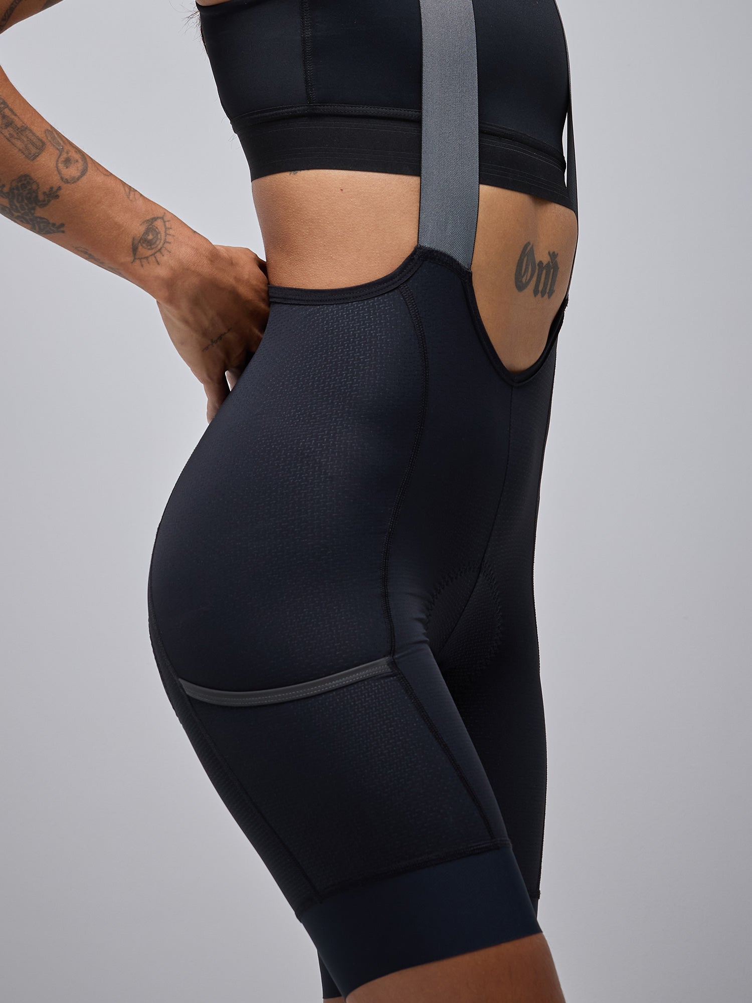 WOMEN’S MC CARGO BIB SHORTS - BLACK