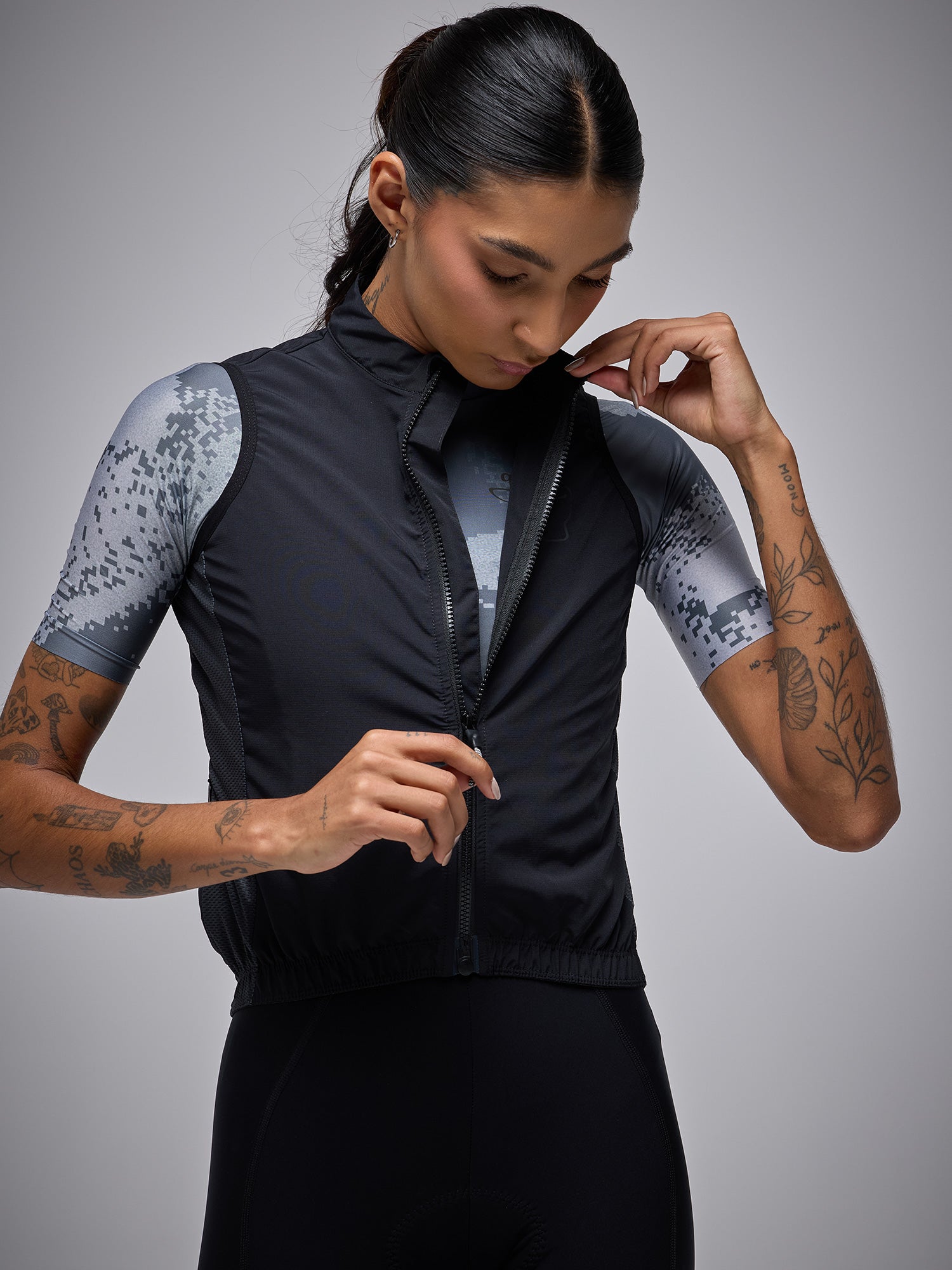 ESSNTL UNISEX QUICK-FREE GILET - BLACK