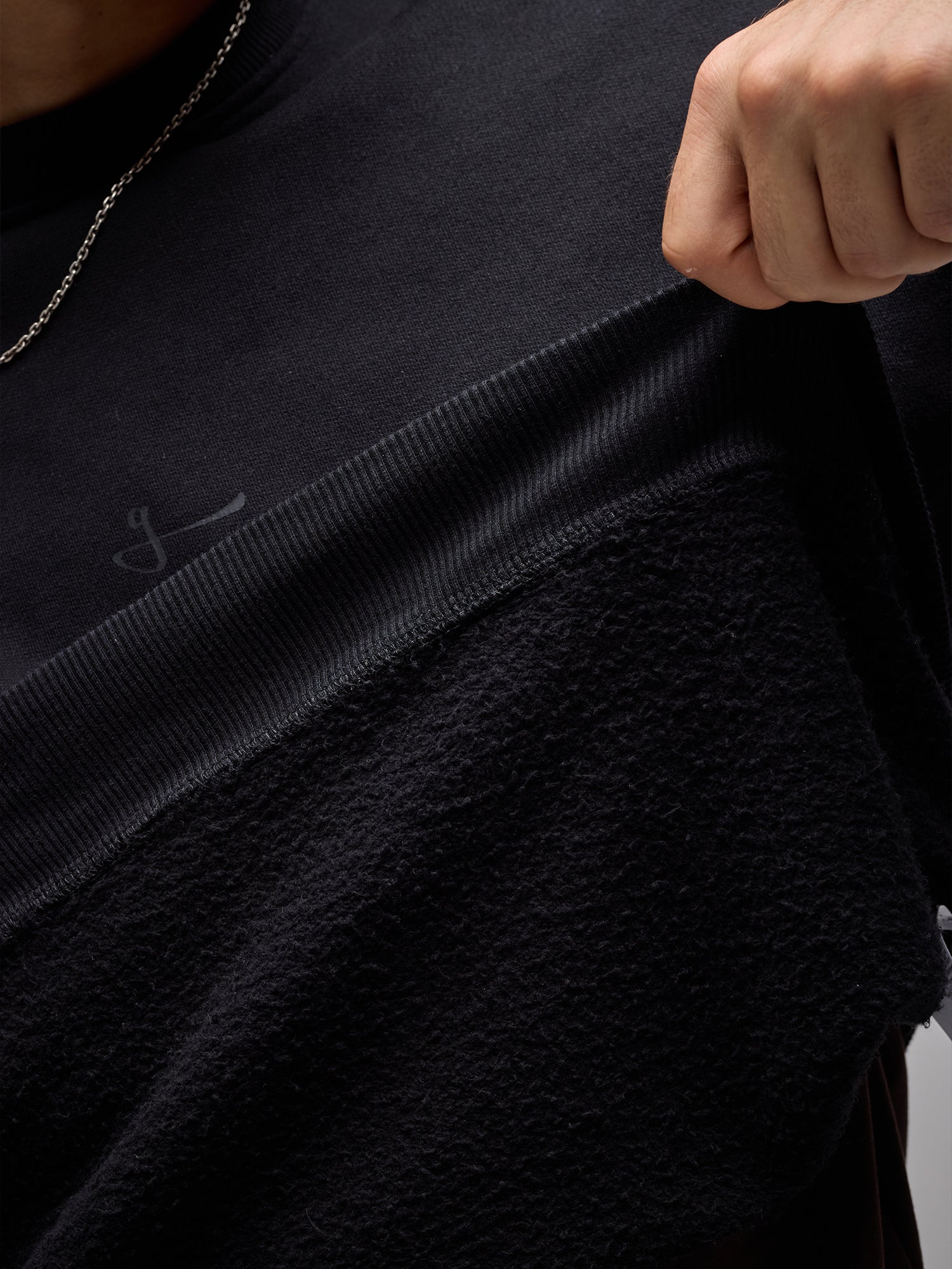 G90 COTTON CREW SWEATER - BLACK