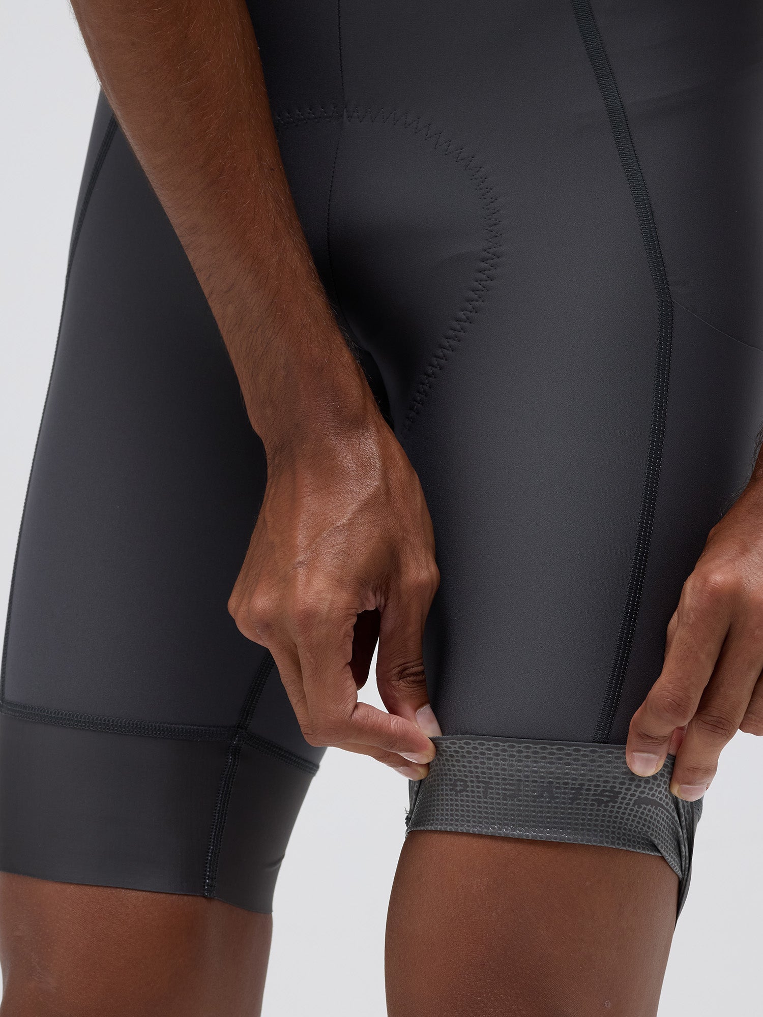 MEN'S MC CARGO BOOST BIB SHORTS - CHARCOAL